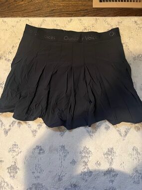 Outdoor Voices Black Skater Tennis-Style Pleated Skirt